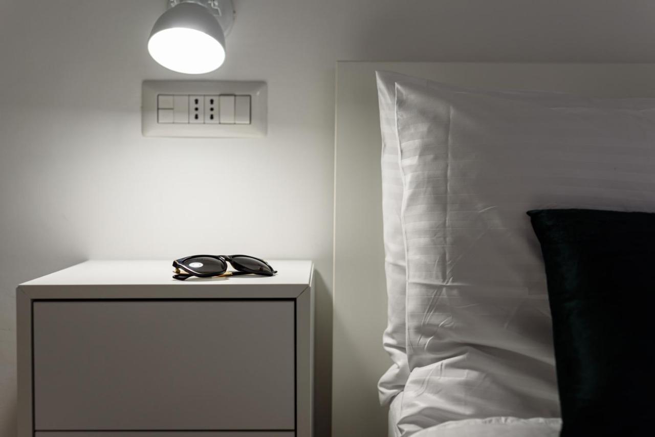 Napoli In Bed Apartamento Exterior foto